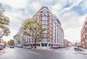 Image of Beautiful Chelsea Apartment in Fashion District