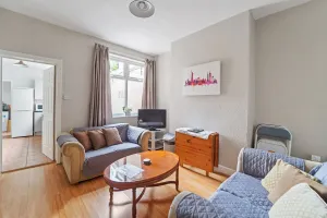 Image of Convenient 4 Bed Homely Retreat in Wolverhampton