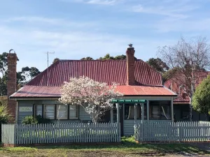 Image of Kerrellie Cottages 2, 4 & 8 Reid Street