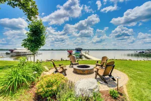 Image of Villa on Lake Darling: Fire Pit, Kayaks + Dock!
