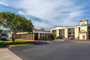 Image of Days Inn by Wyndham Hampton Near Coliseum Convention Center