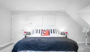 Image of Garland Penthouse - Large 2 bed 2 bath self contained flat