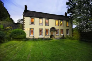 Image of Beautiful 5bedroom house sleeps13 hottub