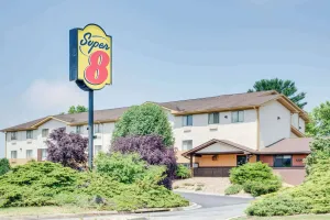Image of Super 8 by Wyndham Hagerstown I-70