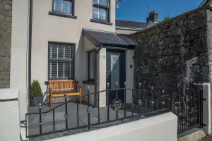 Image of Hawtree Cottage - 2 Bedroom Cottage - Tenby