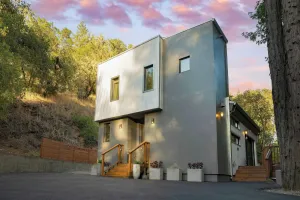 Image of Mill Creek by Avantstay Modern Design, Patio, Hot Tub