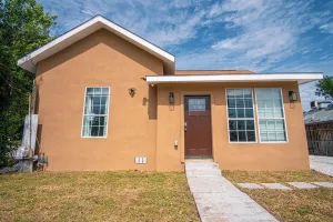 Image of Charming 3BR2BA Gem Close to Downtown Riverwalk