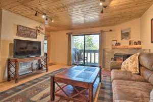 Image of Cozy Family Condo in Mammoth Lakes with Balcony