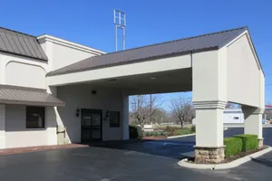 Image of Econo Lodge Inn & Suites