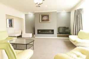 Image of Hawthorn Holiday House