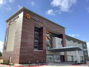 Image of La Quinta Inn & Suites by Wyndham Corpus Christi Southeast