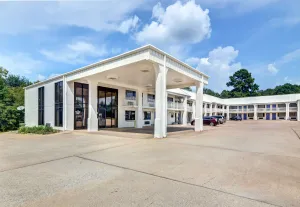 Image of Motel 6-Lindale, TX