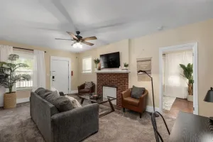 Image of Bright And Newly Remodeled Apartment Near Emu 1 2 Bedroom Apts