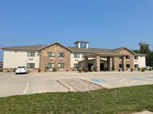 Image of Cobblestone Inn & Suites - Clarion