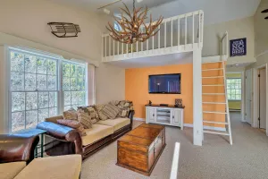 Image of Condo with Loft 2 Mi to Windham Mountain Ski!