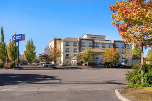 Image of Comfort Inn & Suites Salem