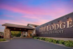 Image of Best Western Premier The Lodge on Lake Detroit