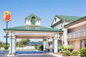 Image of Super 8 by Wyndham Marianna