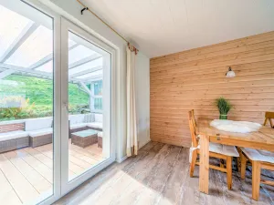 Image of Spacious Apartment near Lake in Guntersberge