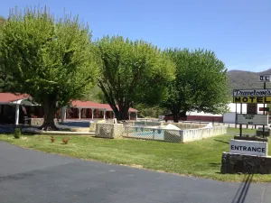 Image of Travelowes Motel - Maggie Valley
