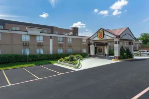 Image of Super 8 by Wyndham Grand Prairie North