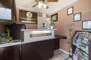 Image of Eureka Town House Motel - Historic Old Town