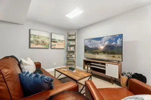 Image of Beautiful Old Town 2 Bedroom Apartment with Bikes!