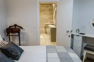 Image of Quiet Ground Floor Mews Flat and parking
