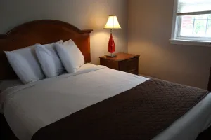 Image of The Burgundy Inn Hotel and Apartments