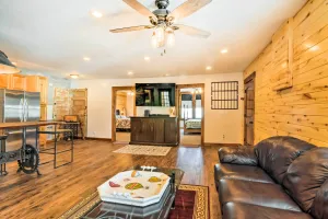Image of Updated Main St Apt Near Fishlake and Capitol Reef!