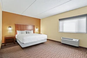 Image of Four Points by Sheraton Milwaukee Airport