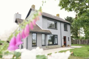 Image of Spacious home with garden