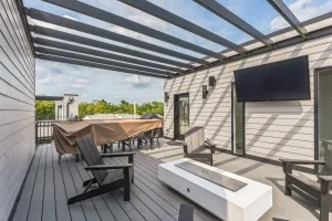 Image of New Modern Townhome With Rooftop Patio 2 Bedroom Townhouse by RedAwning