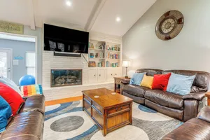 Image of Outdoor Entertainment Space: Austin Family Home