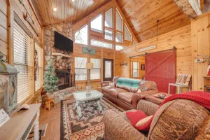 Image of Hot Tub + Fire Pit: Broken Bow 'honeymoon Cabin'