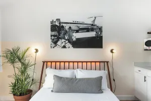 Image of Molokoni Studio suite liʻiliʻi