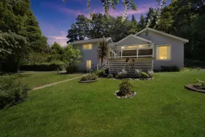 Image of Charming Pet Friendly Coastal Getaway home