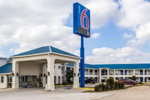 Image of Motel 6 Seguin TX