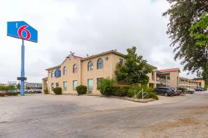 Image of Motel 6-San Antonio, TX - Fiesta Trails
