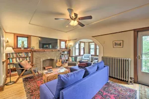 Image of Chic Milwaukee Apartment in Hip Neighborhood!