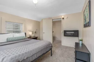 Image of HIstoric 4 BR Near Fulton St