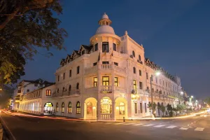 Image of Queen's Hotel