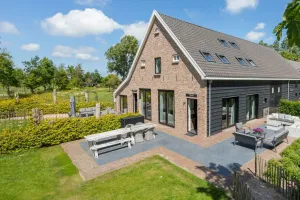 Image of Lush Mansion in Vrouwenpolder