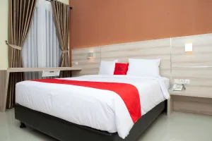 Image of RedDoorz Plus near Pasundan University