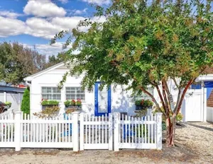 Image of Saulsbury street 23 #1