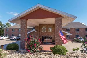 Image of Rodeway Inn Branson, Brick House