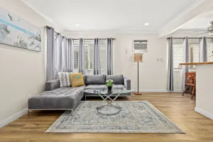 Image of Bright & Cozy Getaway-10min to Downtown LA