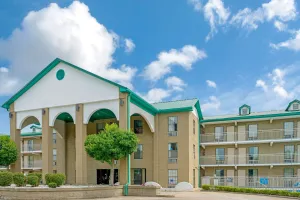 Image of Super 8 by Wyndham Lakeland
