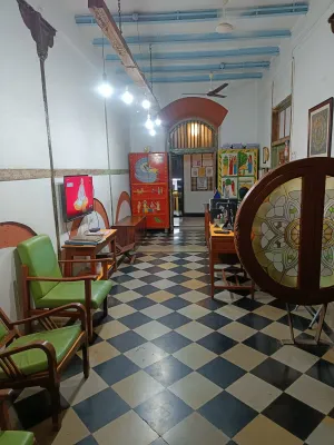 Image of Hostel Vasantashram CST Mumbai, Free Wifi with 1940s Retro vibe