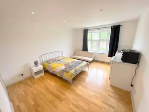 Image of Studio (Triple) in Sutton